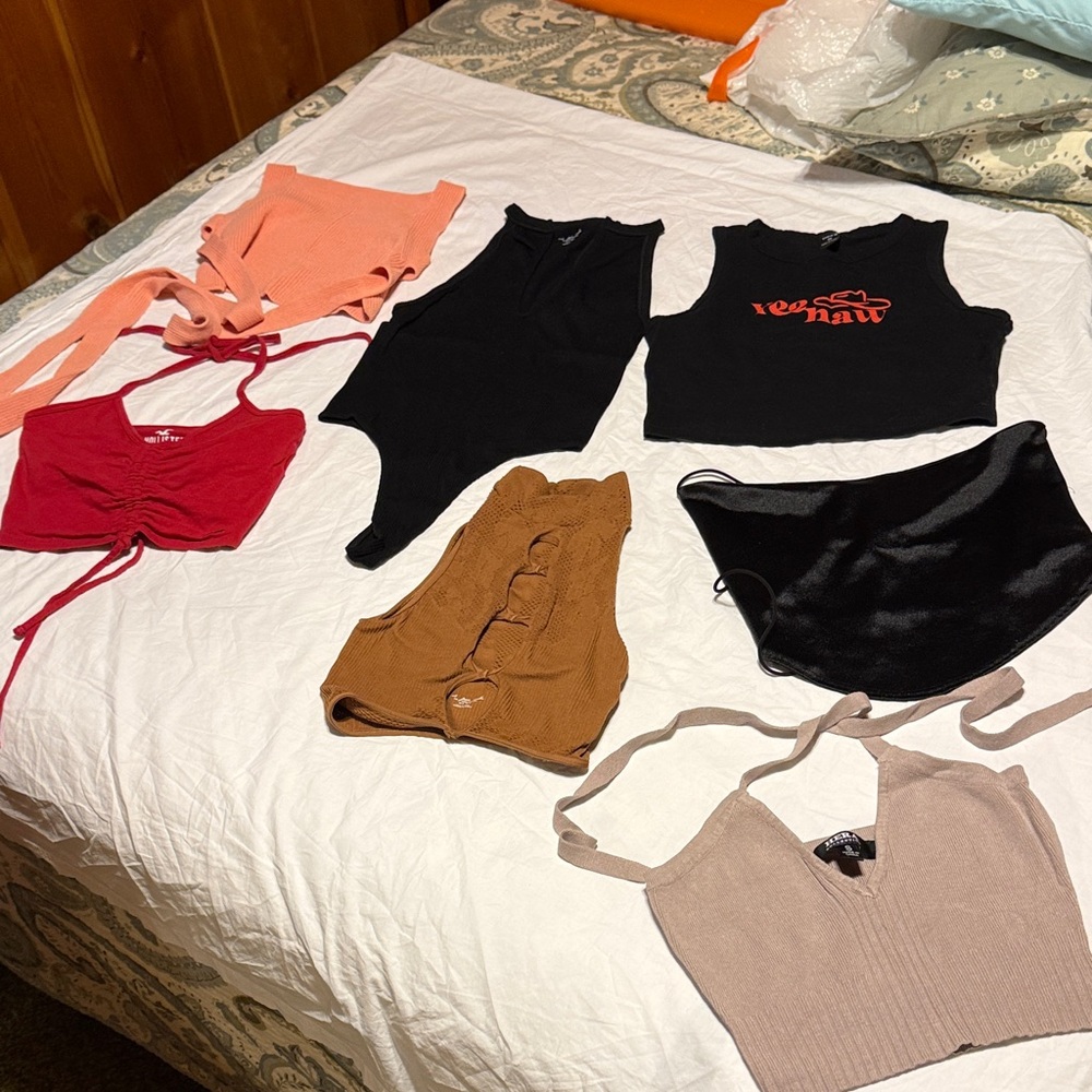 Trendy lot of six tiny tops. Small and extra small.